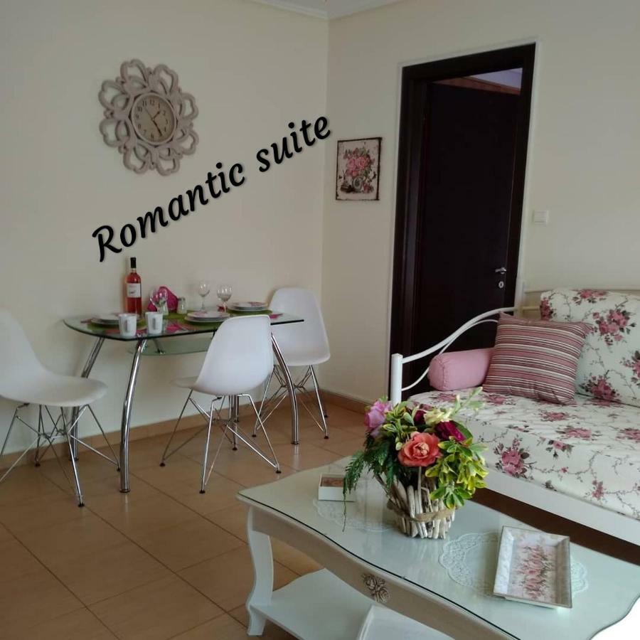 Iris Deluxe Suites 1 كافالا الغرفة الصورة